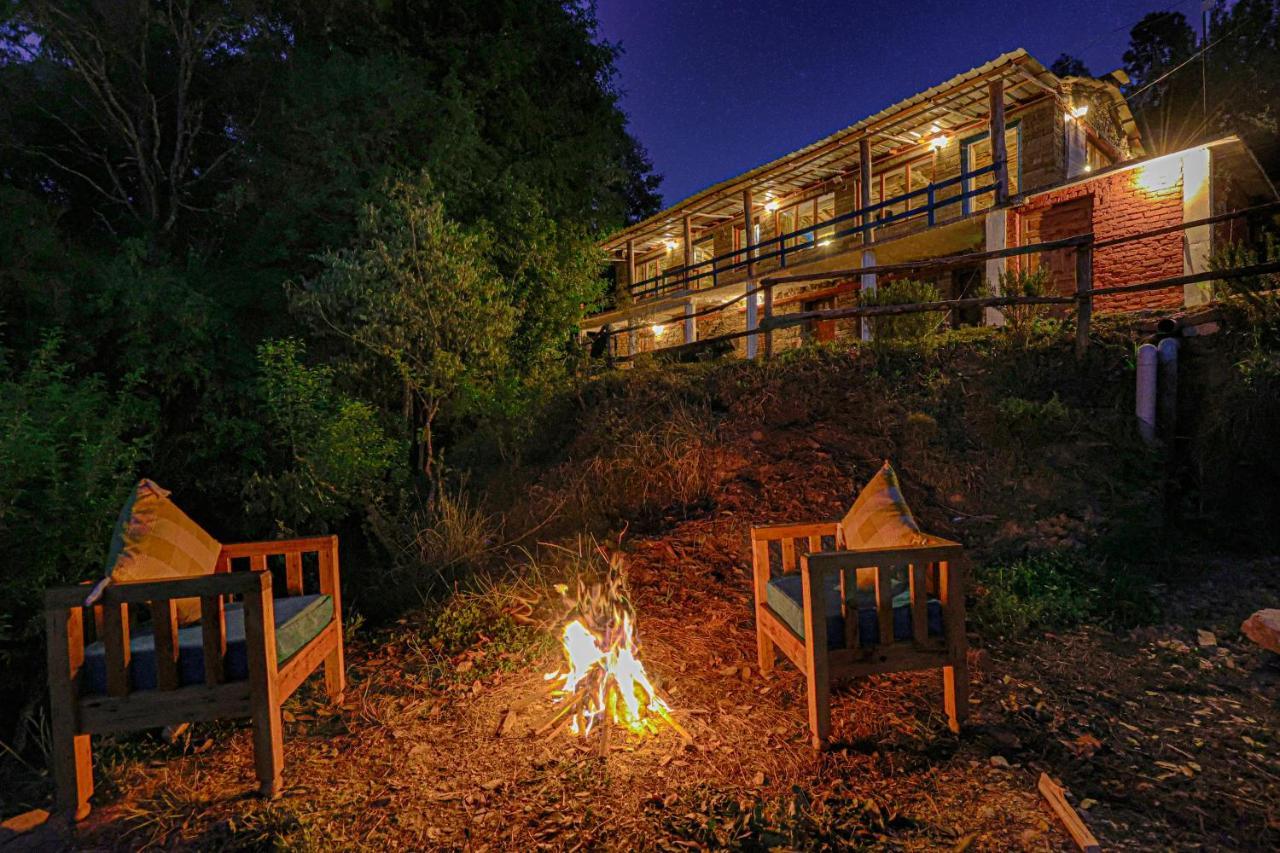 Saffronstays El Sueno, Mukteshwar -Villa Serving Pahadi Meals Екстер'єр фото