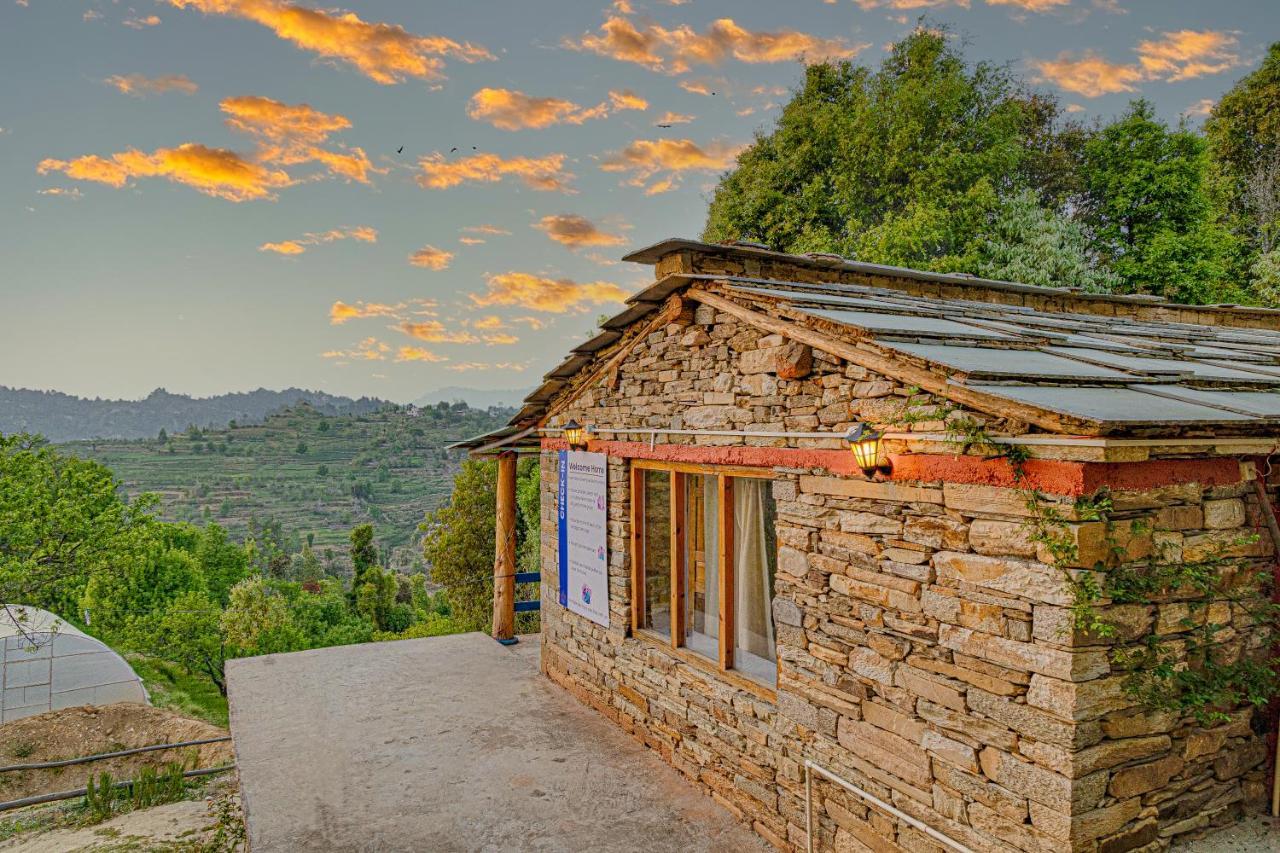 Saffronstays El Sueno, Mukteshwar -Villa Serving Pahadi Meals Екстер'єр фото